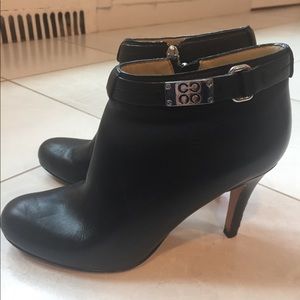 High heel boot (Black)